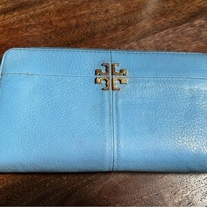 Baby blue Tory Burch wallet with multiple interior pockets
